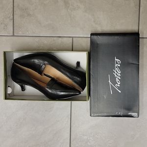 Trotters Women's Piper Dress Pump Black 6.5W